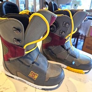 DC Gizmo 2012 Snowboard Boots